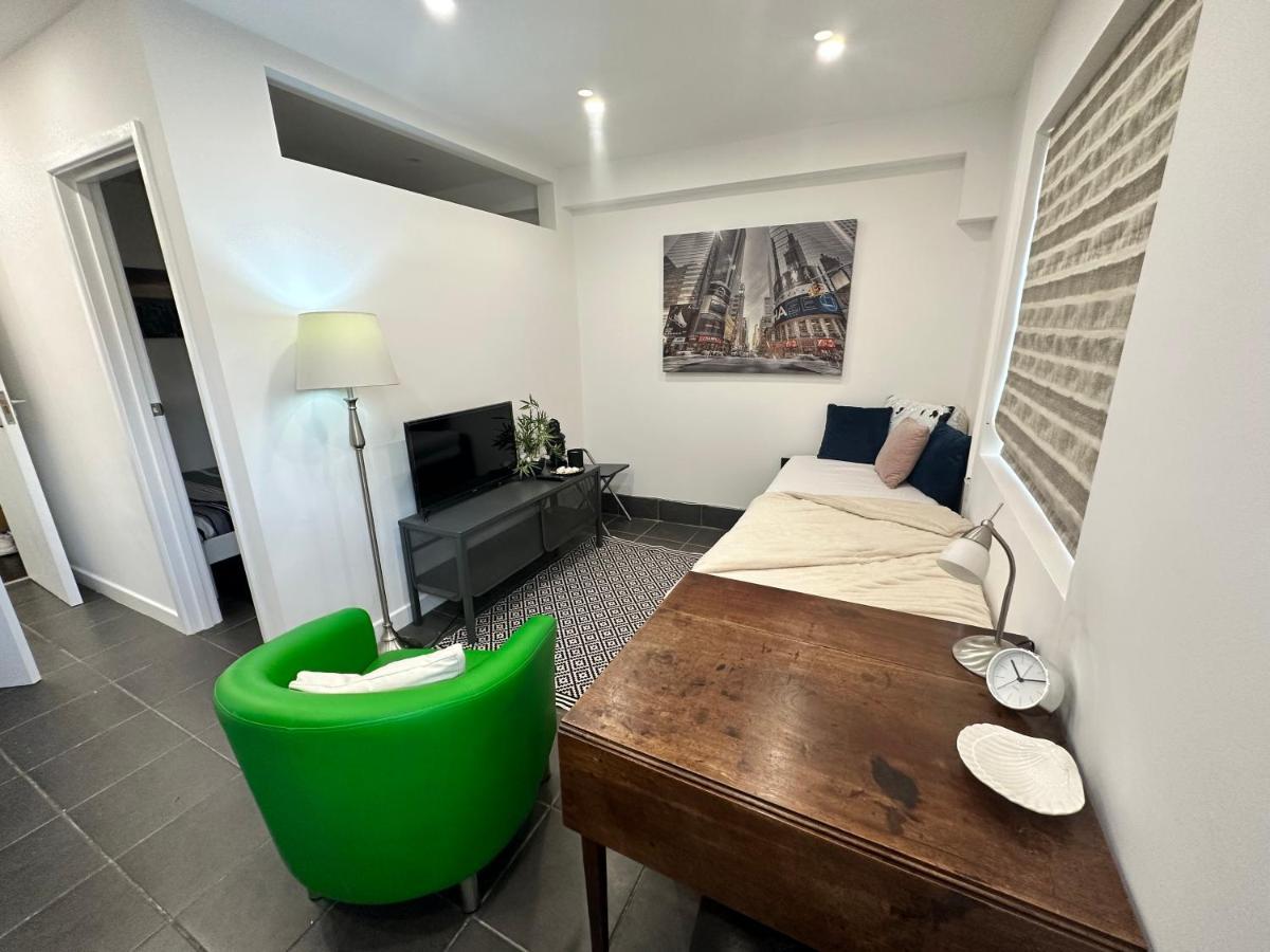 Modern Flat In Central Egham By Windsor Castle, Staines-Upon-Thames And Heathrow Airport Esterno foto