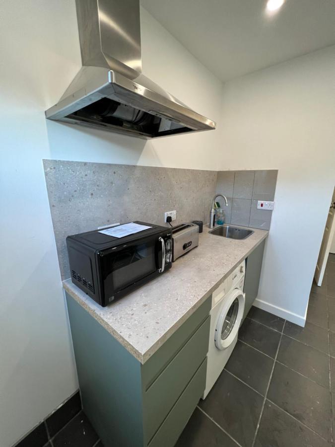 Modern Flat In Central Egham By Windsor Castle, Staines-Upon-Thames And Heathrow Airport Esterno foto