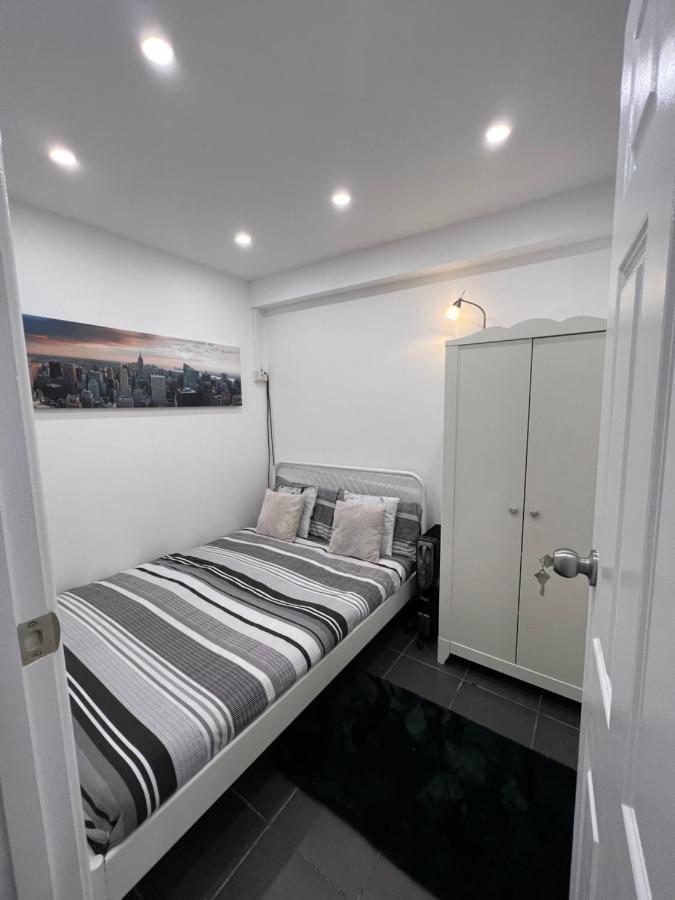 Modern Flat In Central Egham By Windsor Castle, Staines-Upon-Thames And Heathrow Airport Esterno foto