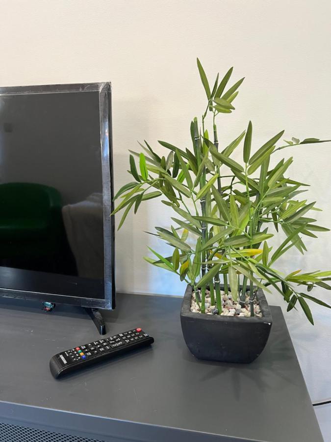 Modern Flat In Central Egham By Windsor Castle, Staines-Upon-Thames And Heathrow Airport Esterno foto