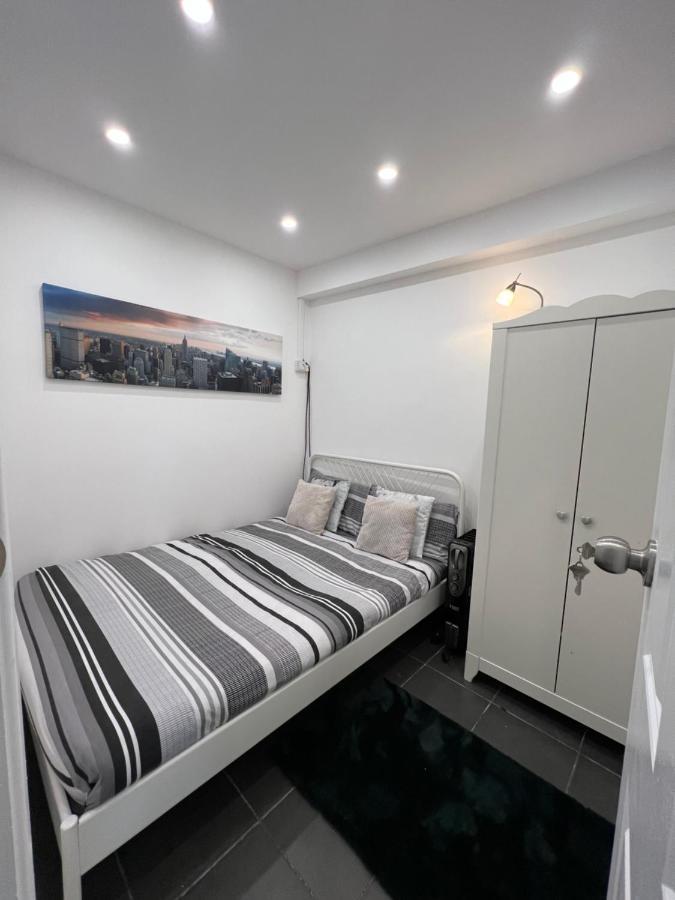 Modern Flat In Central Egham By Windsor Castle, Staines-Upon-Thames And Heathrow Airport Esterno foto